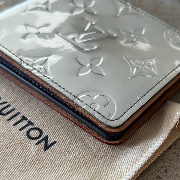 LOUIS VUITTON Slender Wallet in Silver Mirror Monogram - 💯 AUTHENTIC - Picture 7 of 10